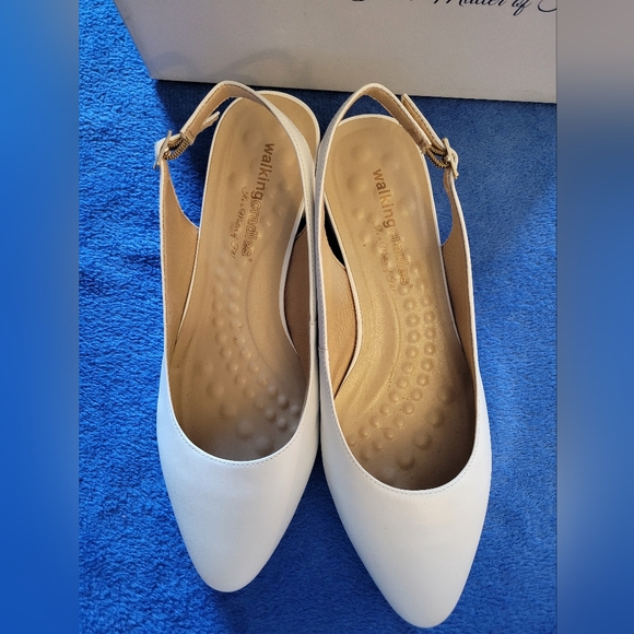 Walkingcradles white leather slingback size 10 1/2WW gently used - Picture 3 of 14